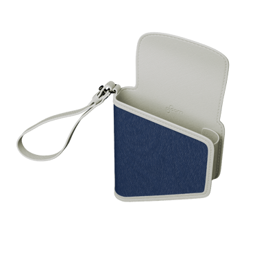 Widok z przodu na zamknięty futerał Duo z denimu i skóry Fusion. Zestaw etui Ploom AURA Duo z wielokolorowym